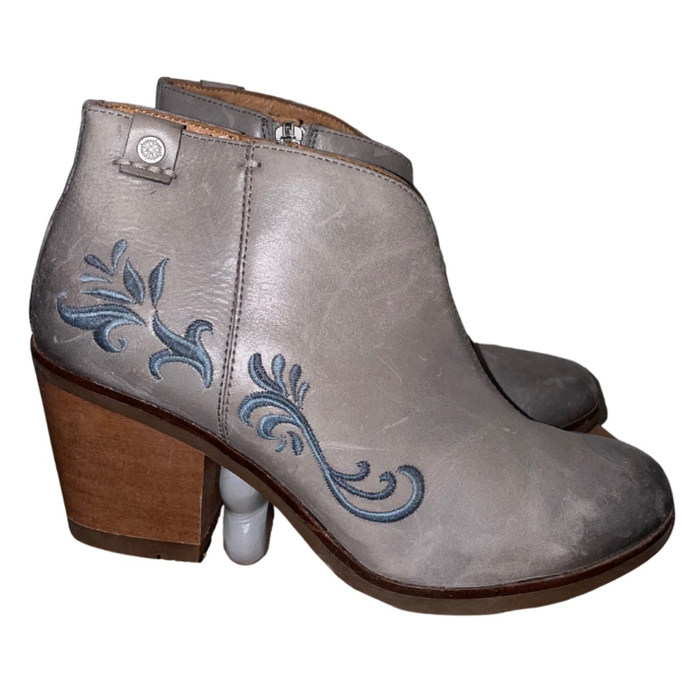 Bussola Reikiavik Roxane V-Neck Booties
